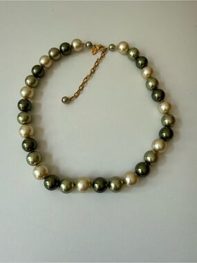 Joan Rivers Green and Cream Pearl Strand Necklace
